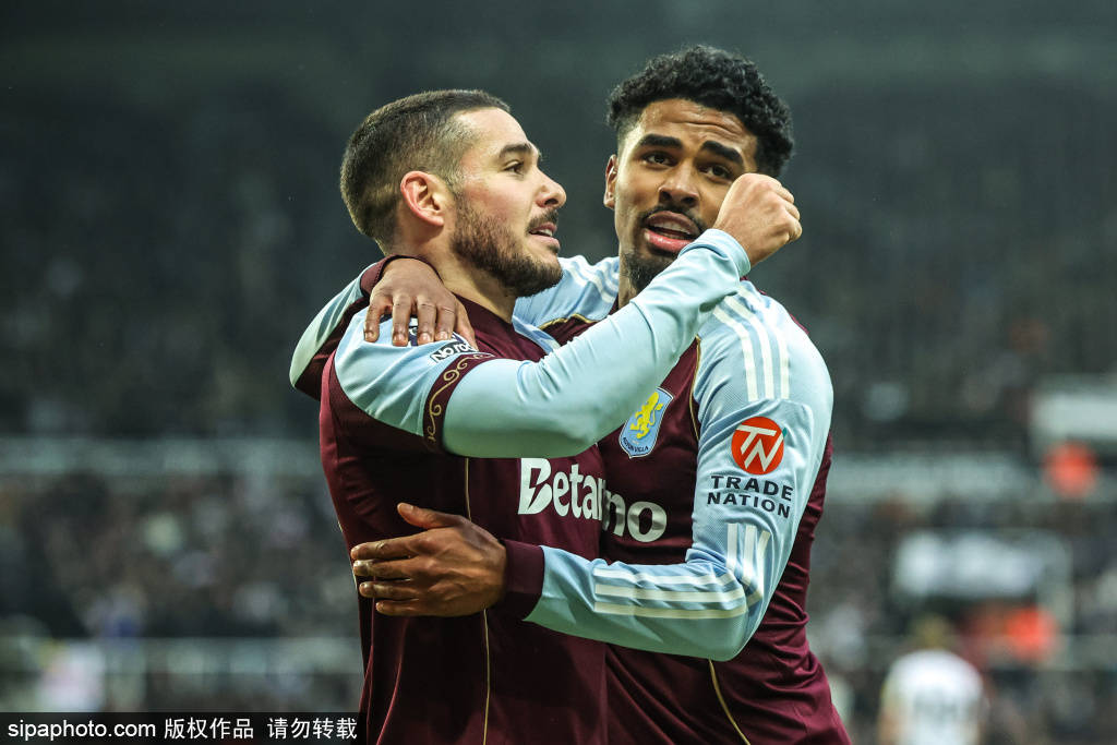 斯塔赫的绝杀！利兹联1-0击败维拉，保级之路再添动力