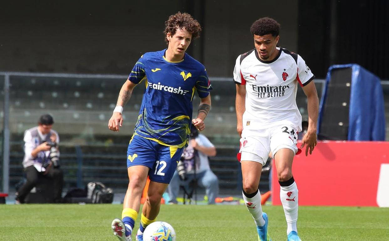 维罗纳0-1负于AC米兰，赛后评分揭晓：米兰12号拉比奥荣登榜首